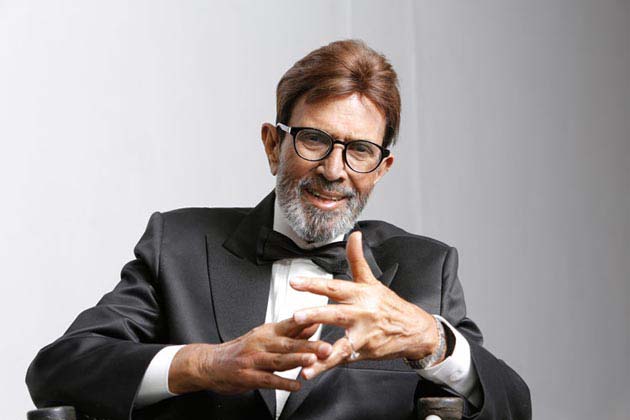 Rajesh Khanna gets few visitors at Lilavati